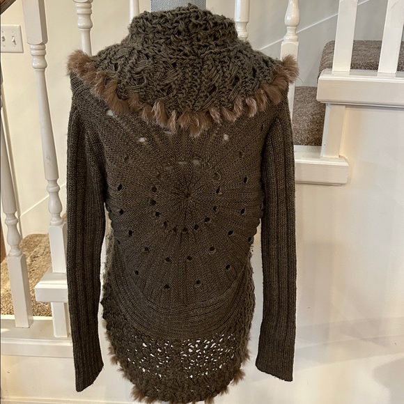 NESS fur cardigan. (Rabbit fur) - Picture 5 of 11